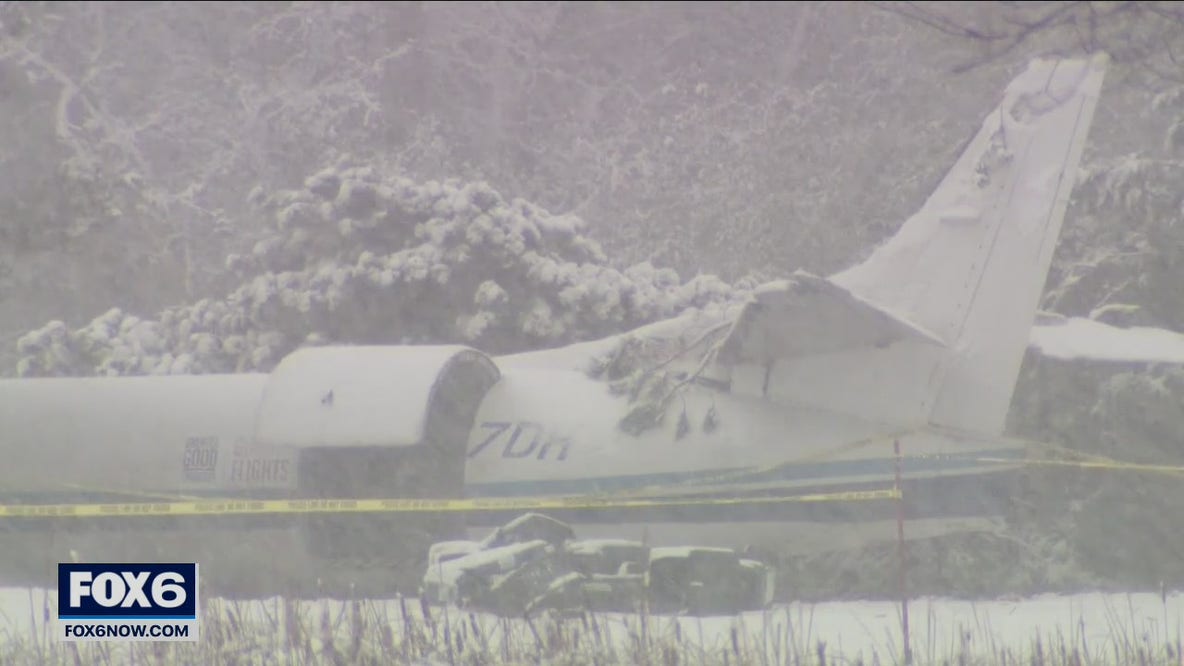 Plane crash lands at Western Lakes Golf Club; 3 people, 53 dogs safe